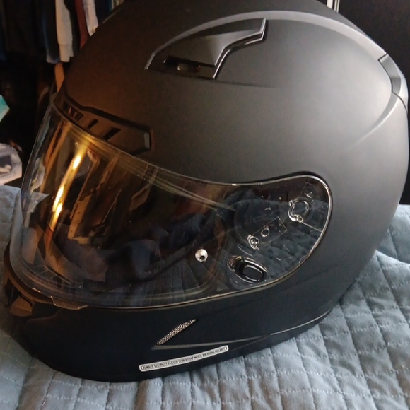 Black Motorcycle Helmet - Picture 1 of 6